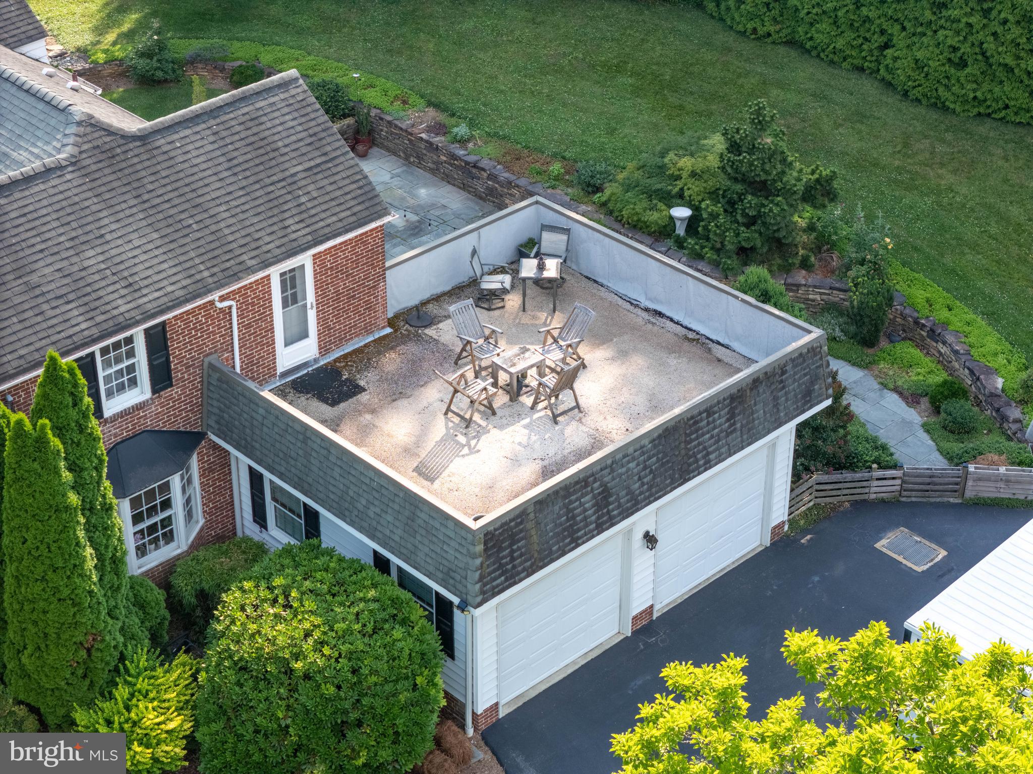 BELLEVUE MANOR - Residential