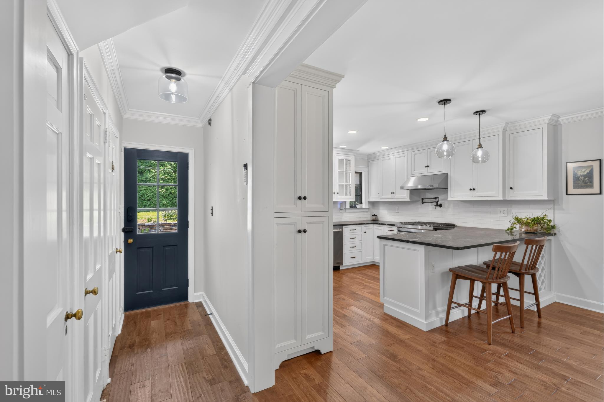 BELLEVUE MANOR - Residential