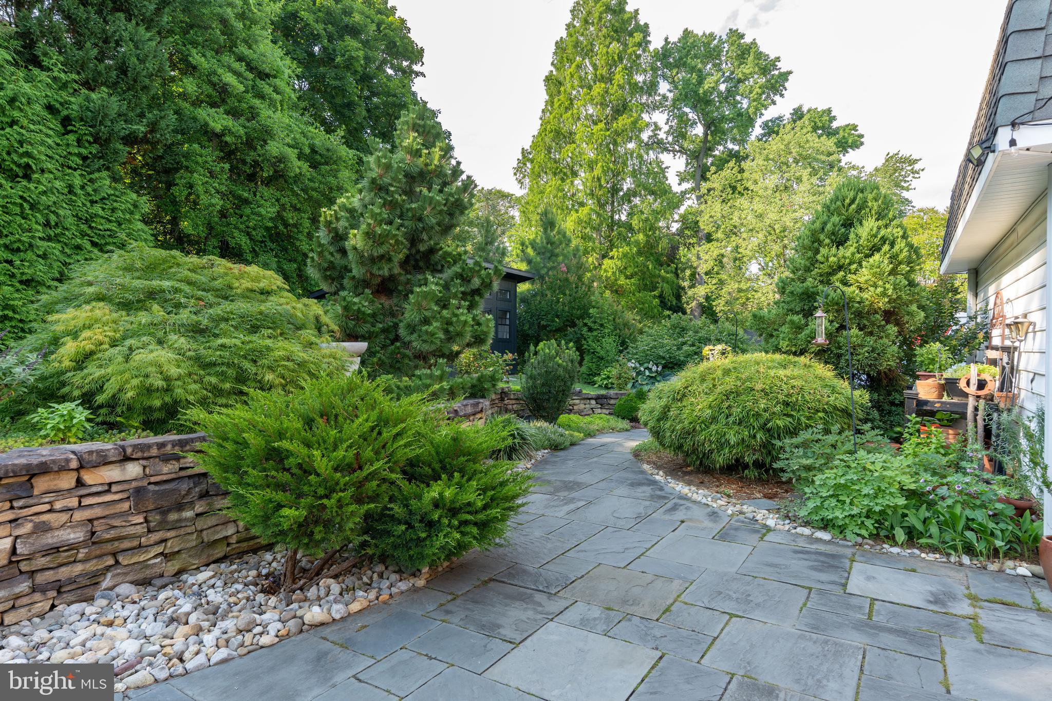 BELLEVUE MANOR - Residential