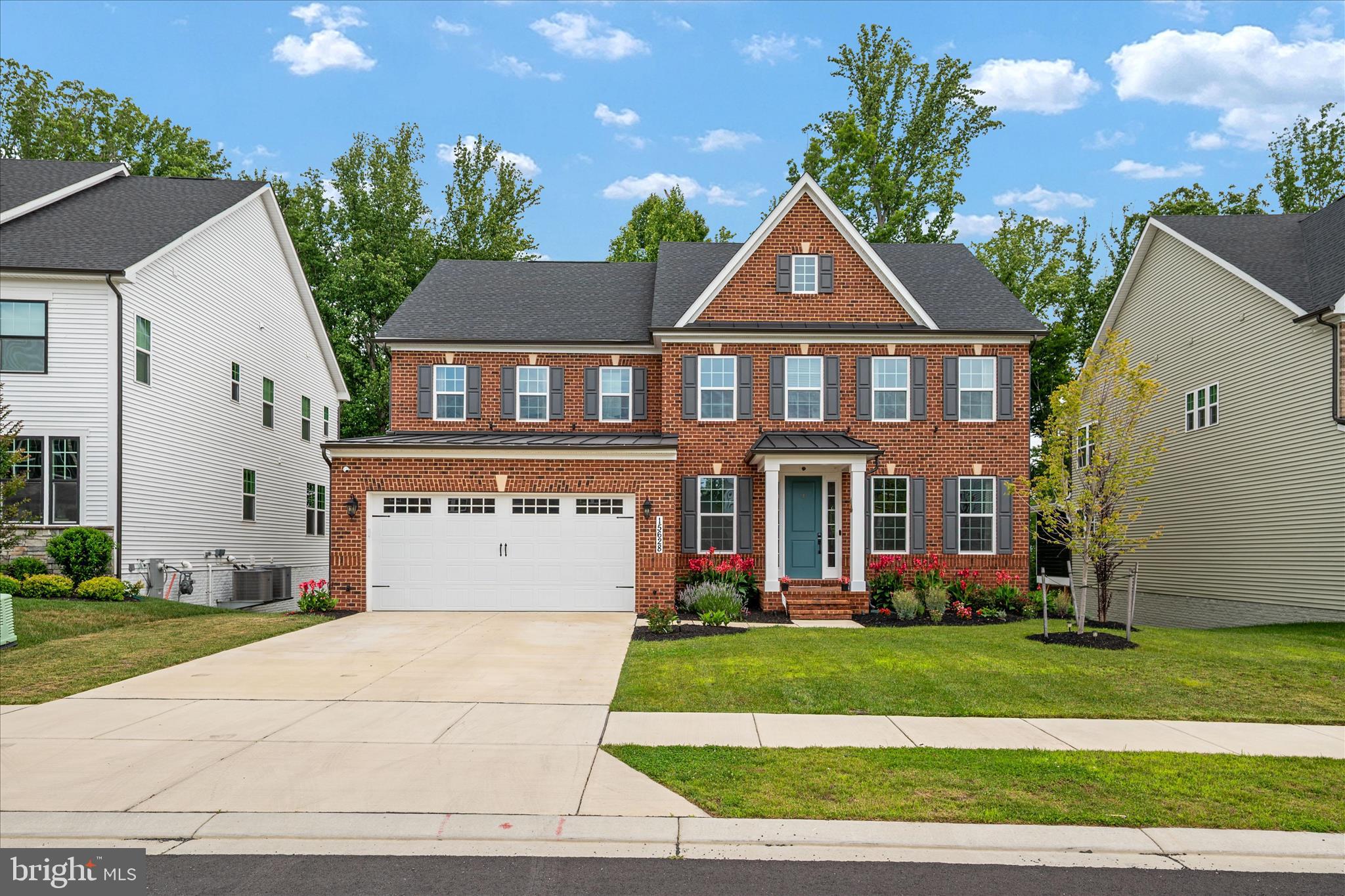 SOUTH LAKE - Residential