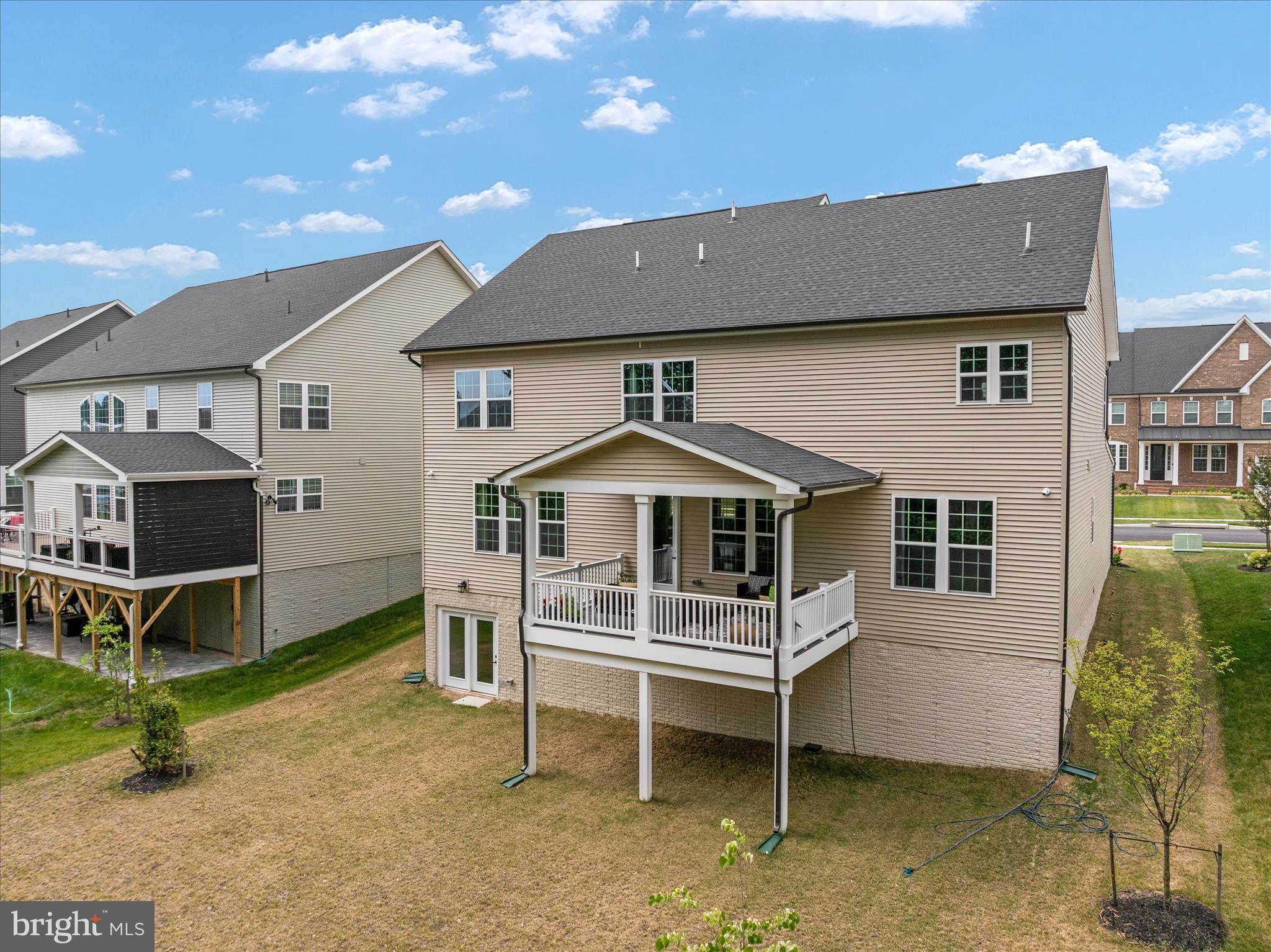 SOUTH LAKE - Residential