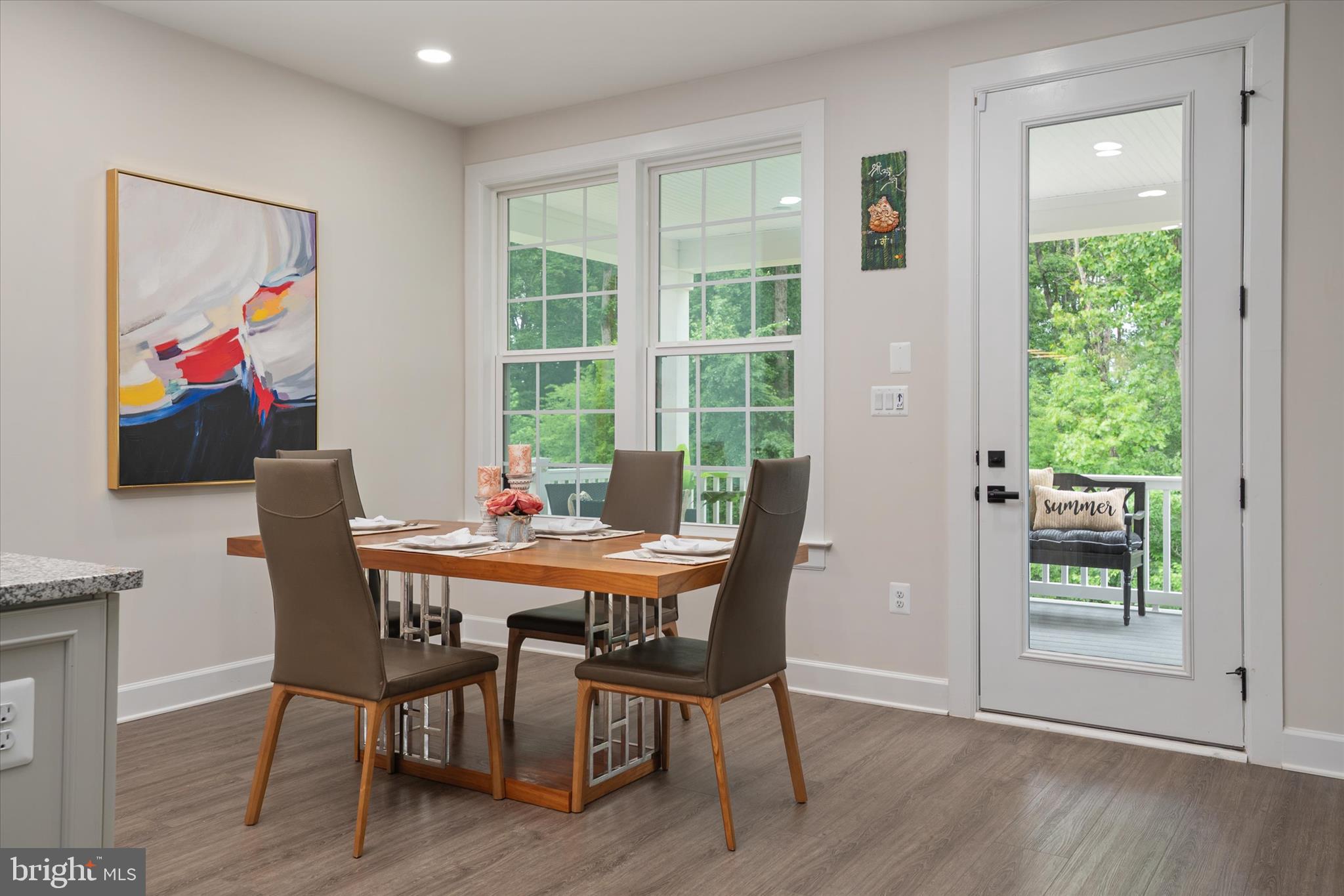 SOUTH LAKE - Residential