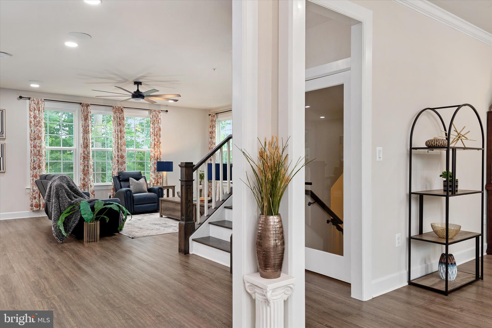 SOUTH LAKE - Residential