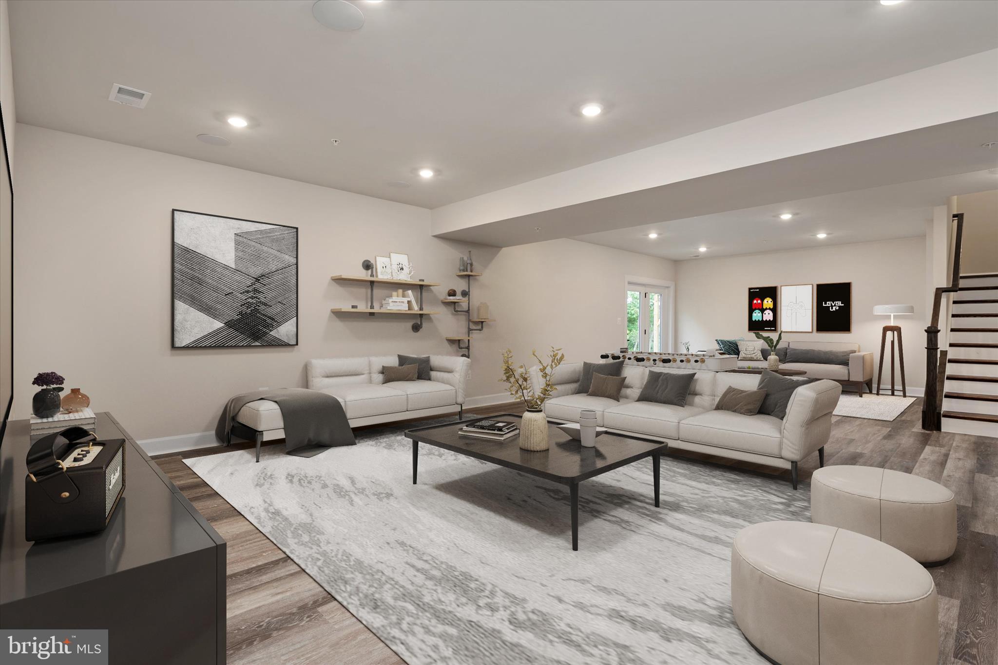 SOUTH LAKE - Residential