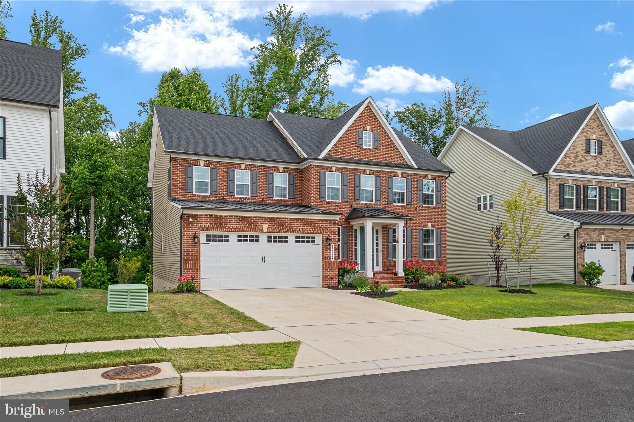 SOUTH LAKE - Residential