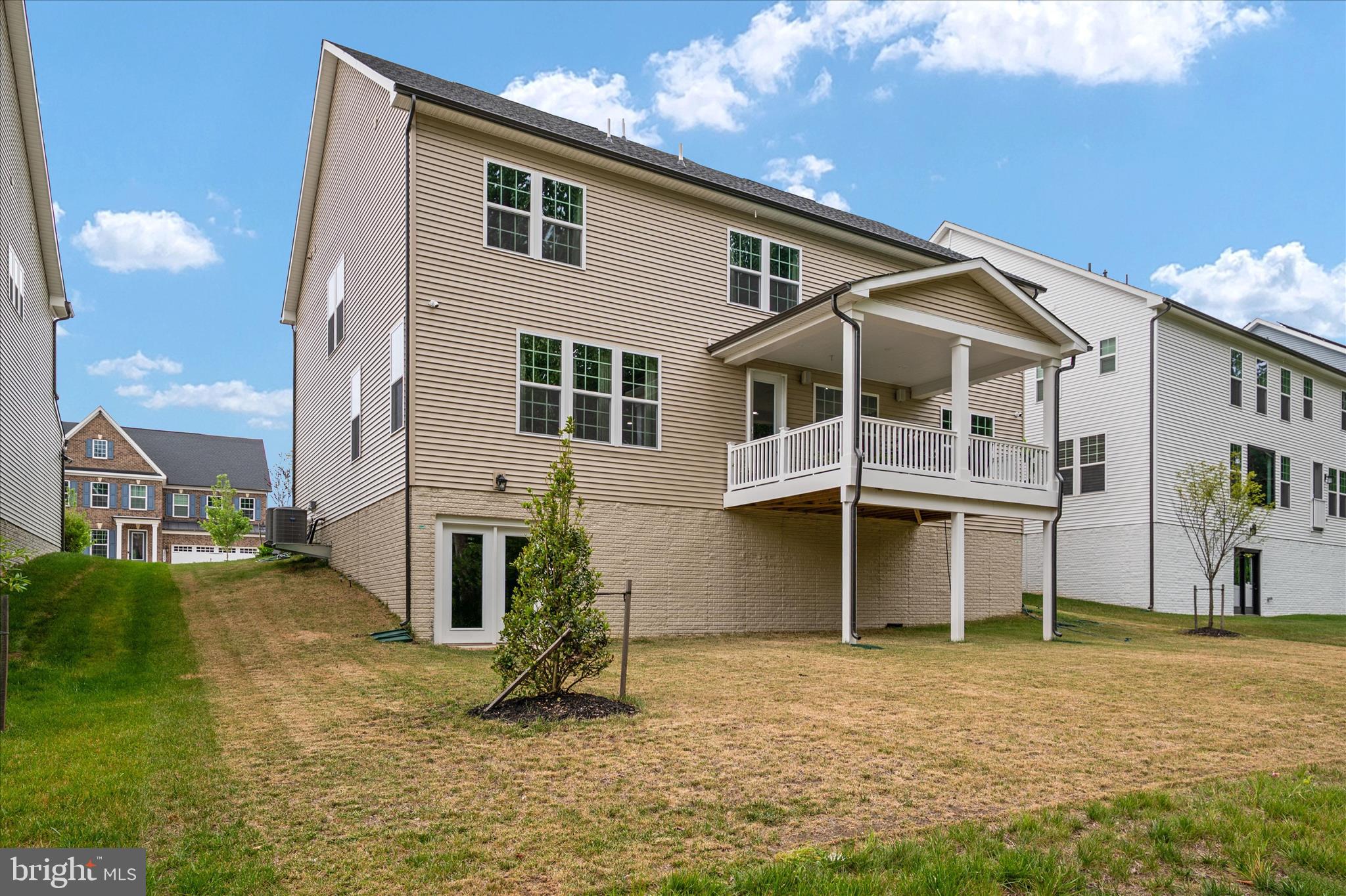 SOUTH LAKE - Residential