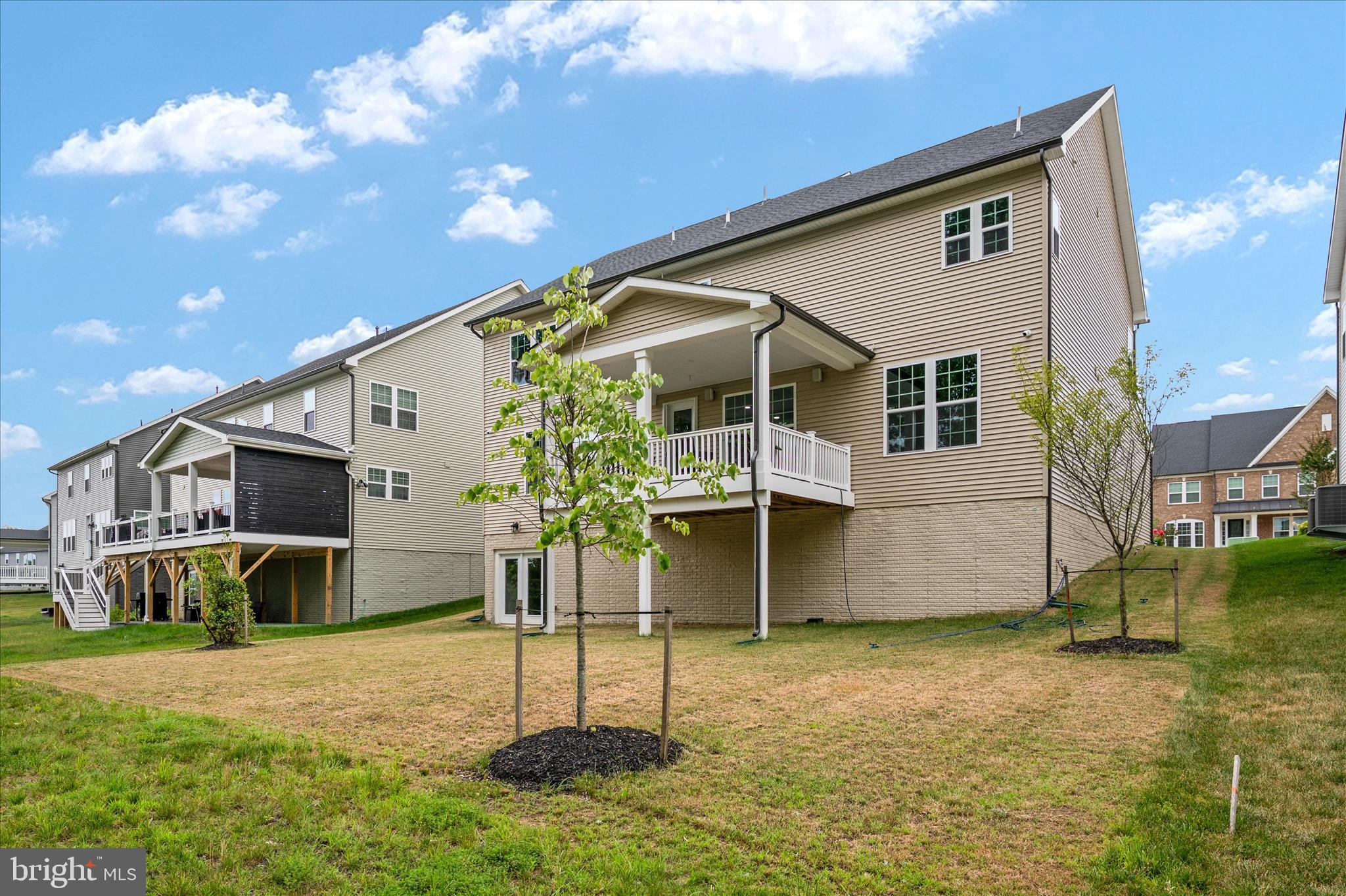 SOUTH LAKE - Residential
