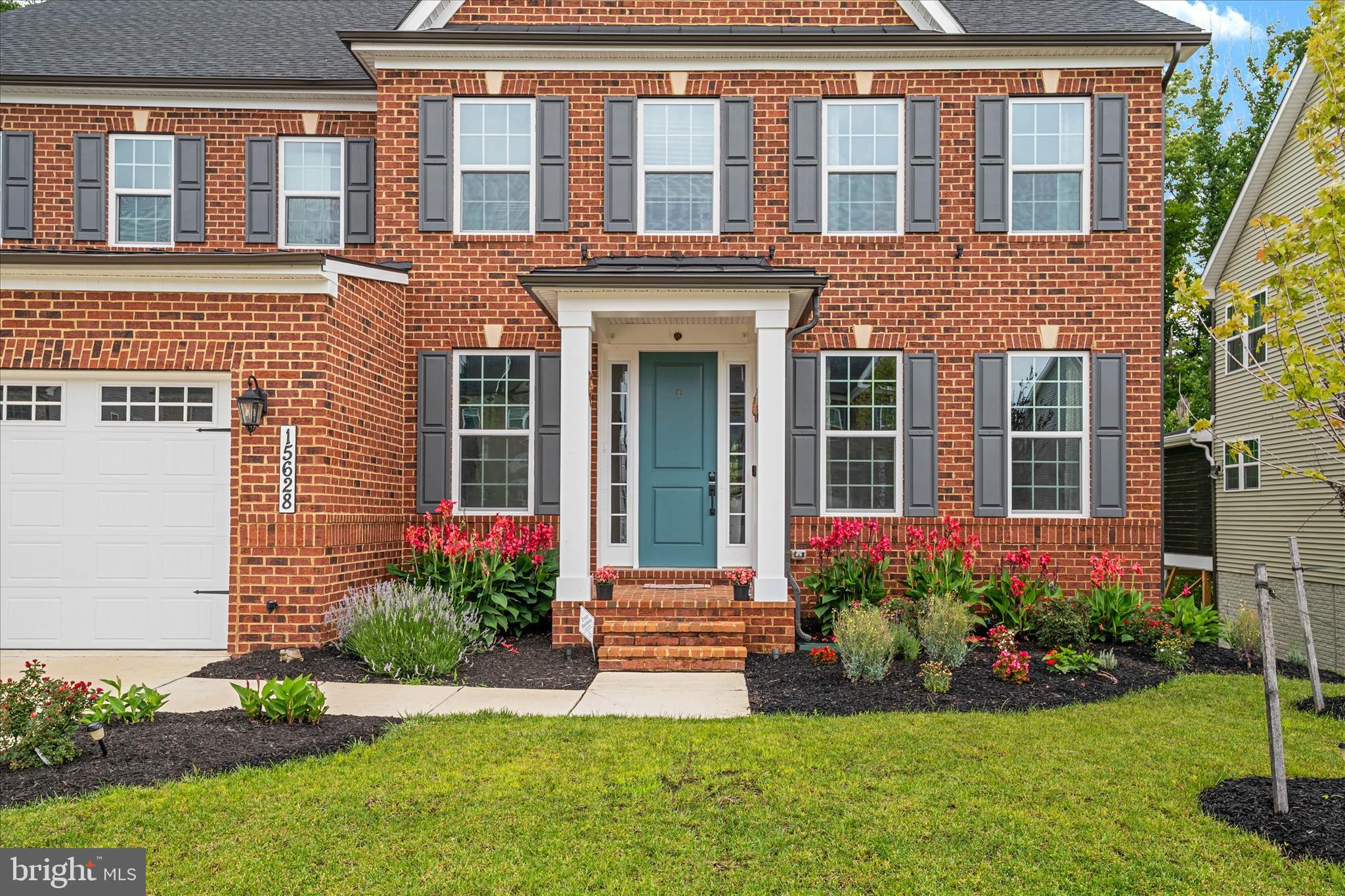 SOUTH LAKE - Residential