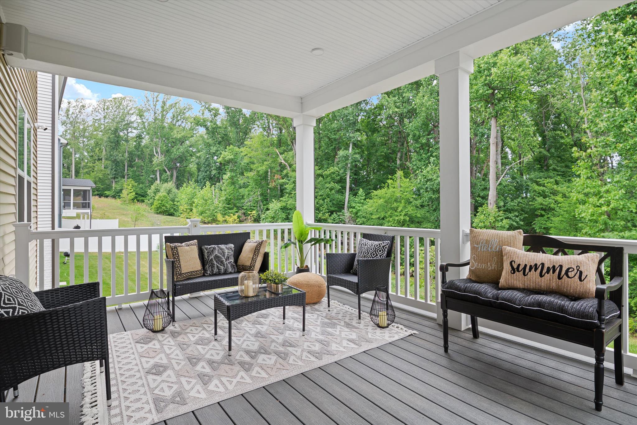 SOUTH LAKE - Residential