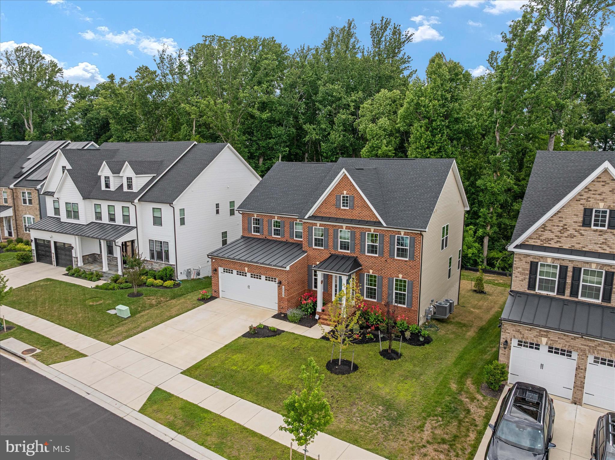 SOUTH LAKE - Residential