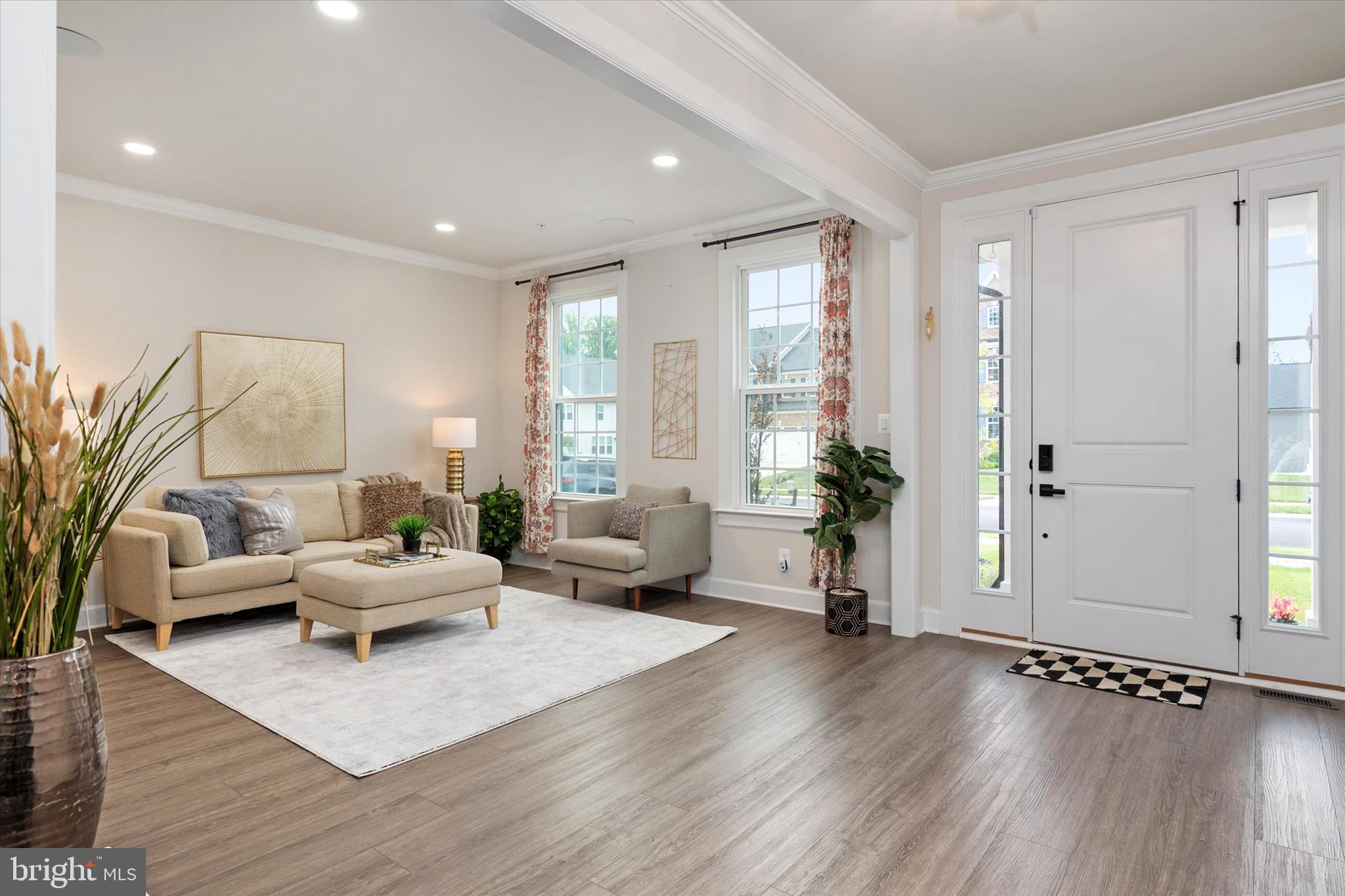 SOUTH LAKE - Residential
