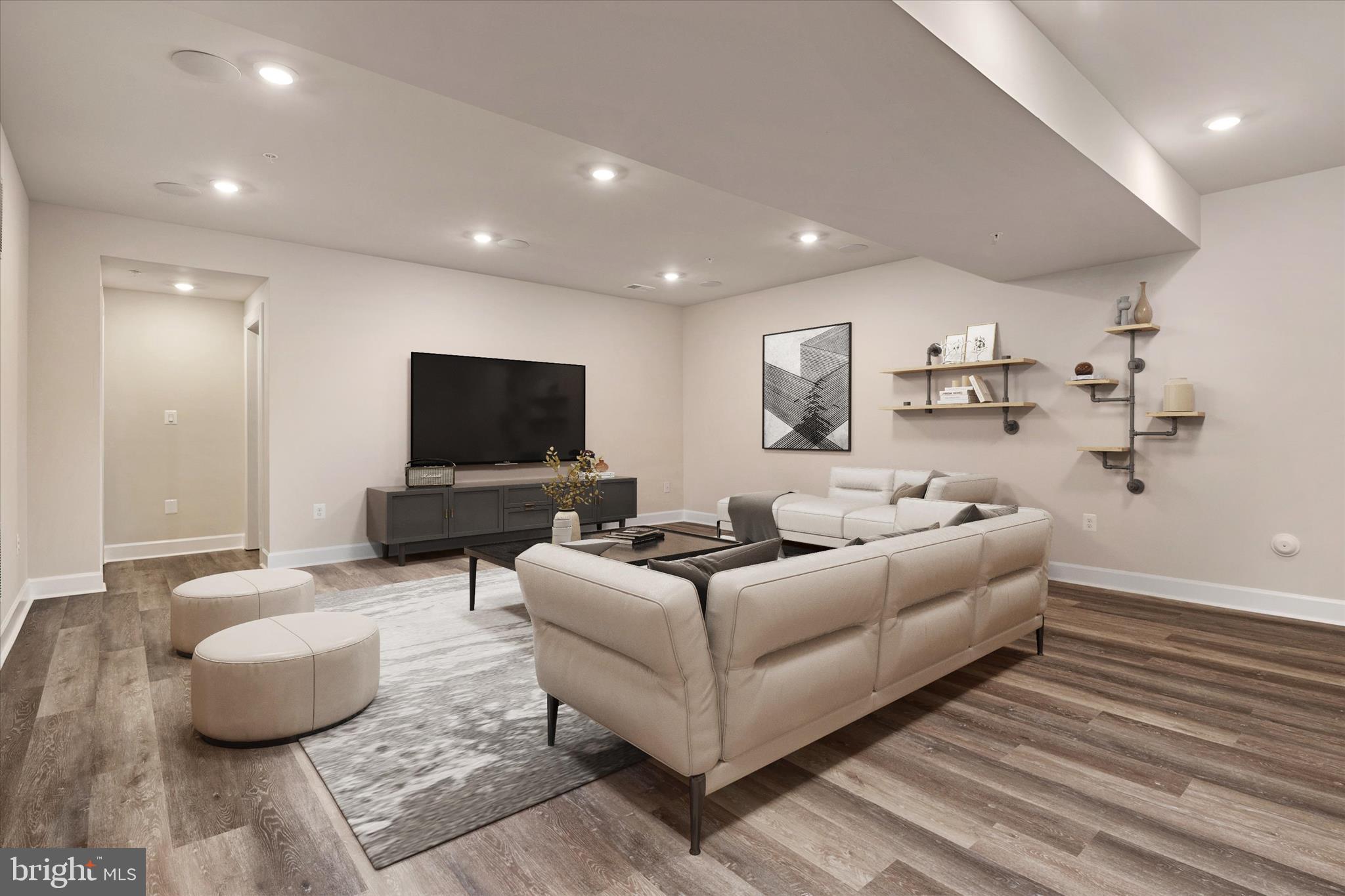 SOUTH LAKE - Residential