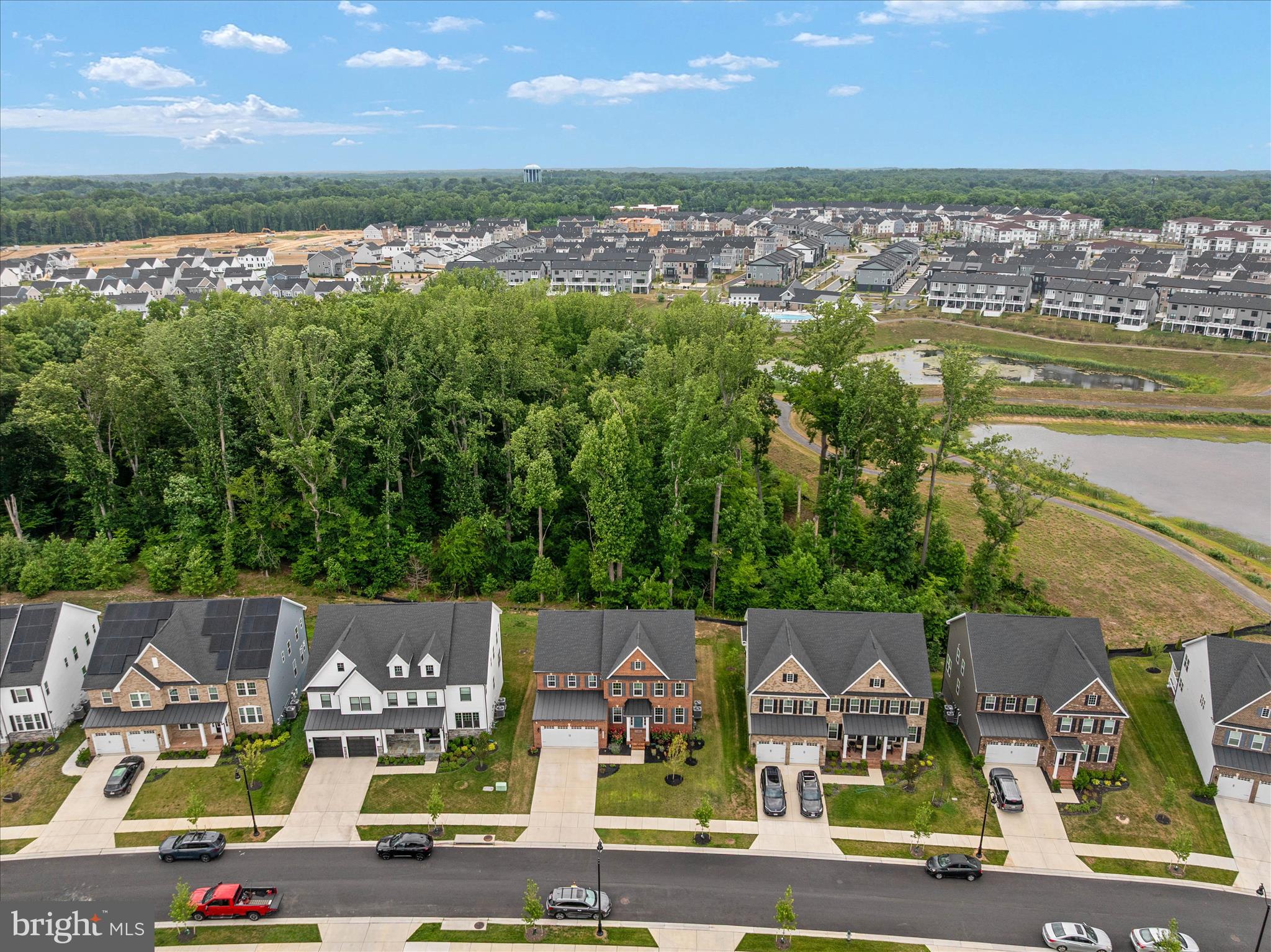 SOUTH LAKE - Residential