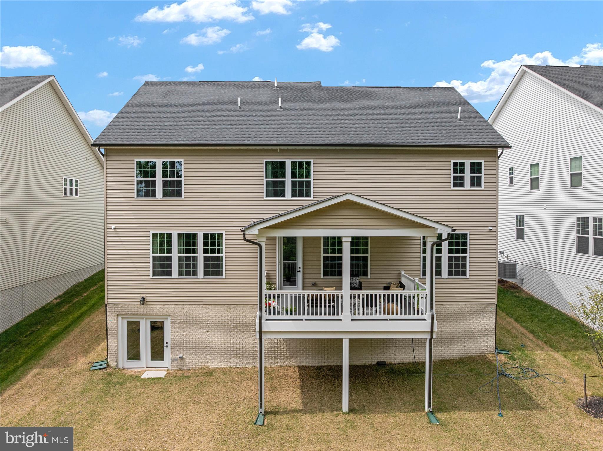 SOUTH LAKE - Residential