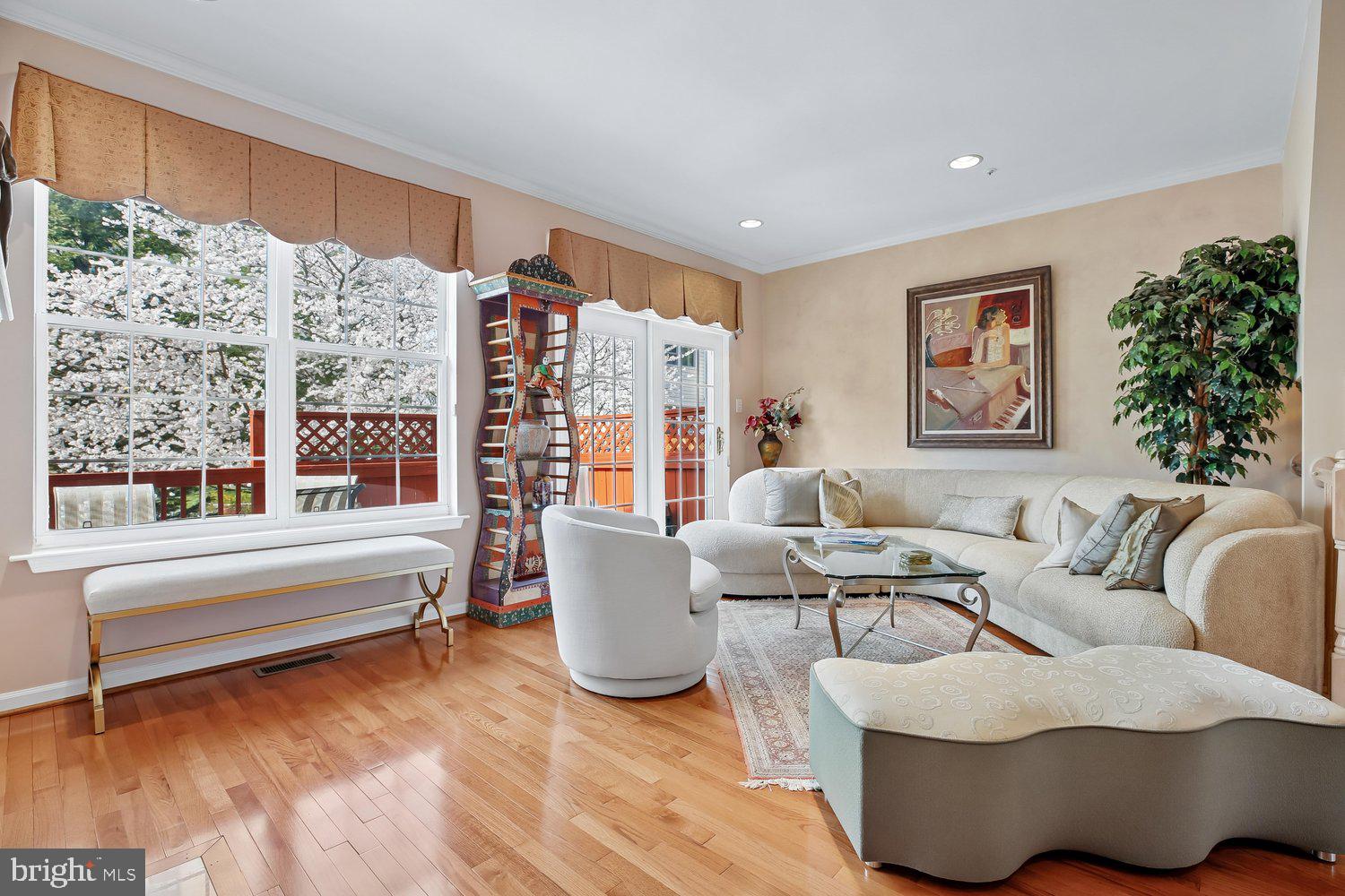 WASHINGTONIAN CENTER - Residential