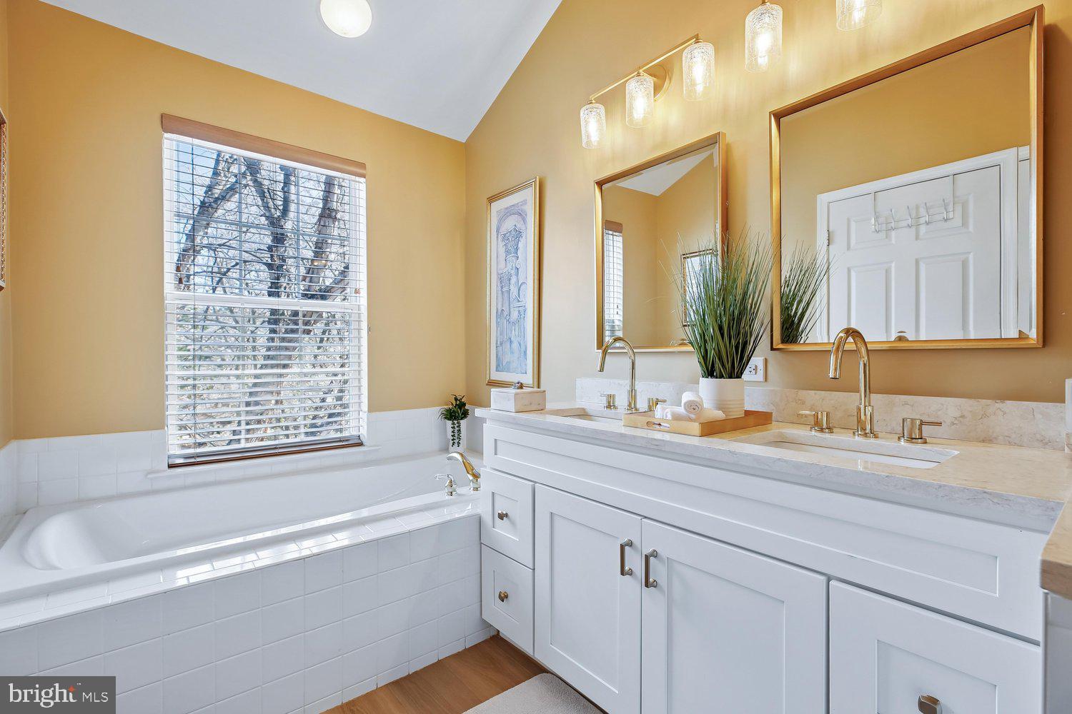 WASHINGTONIAN CENTER - Residential