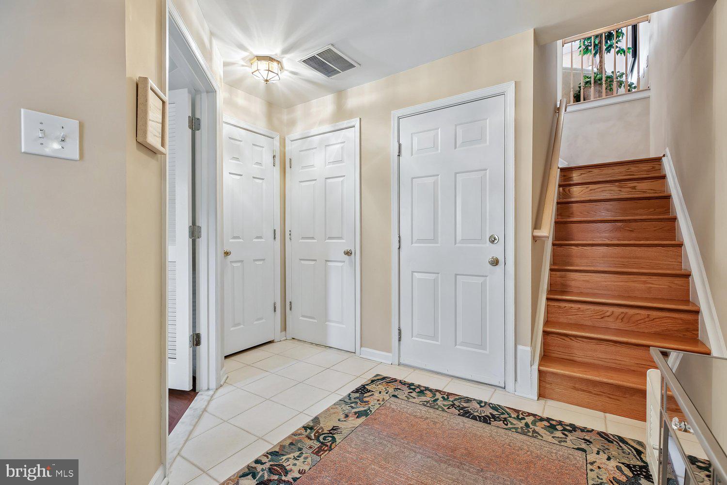 WASHINGTONIAN CENTER - Residential