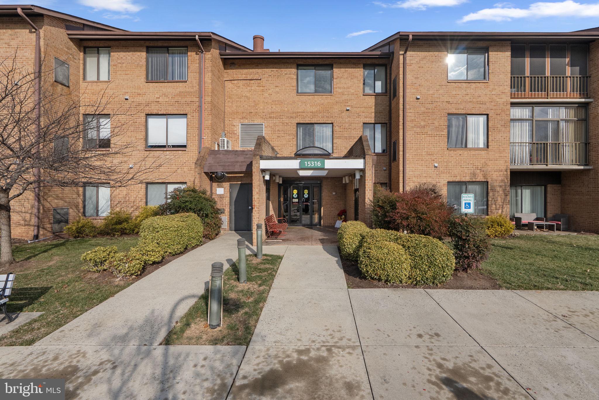 ROSSMOOR MUTUAL #19 - Residential Lease