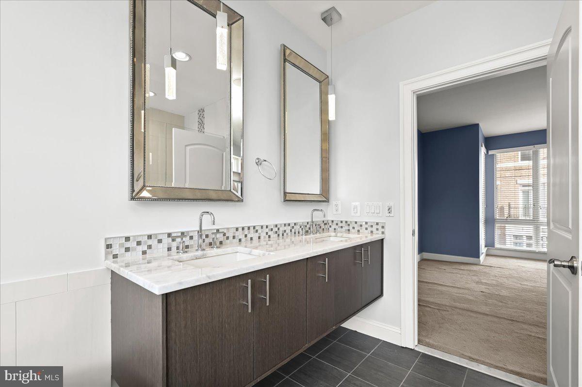 PIER HOMES AT HARBORVIEW - Residential Lease