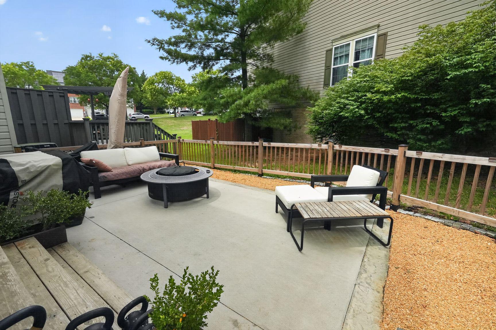 SHADY OAKS - Residential