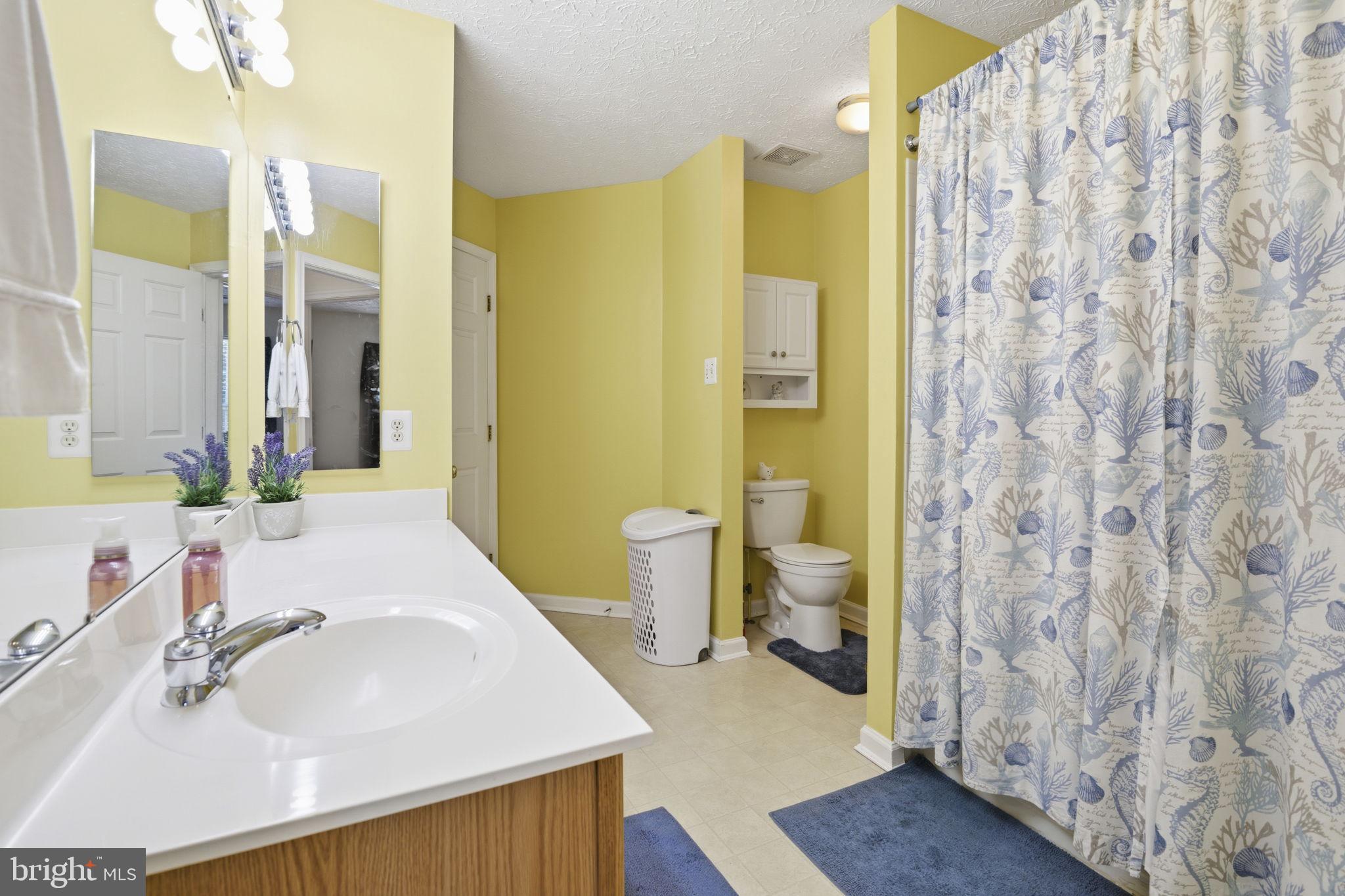 HOLLY WOODS - Residential