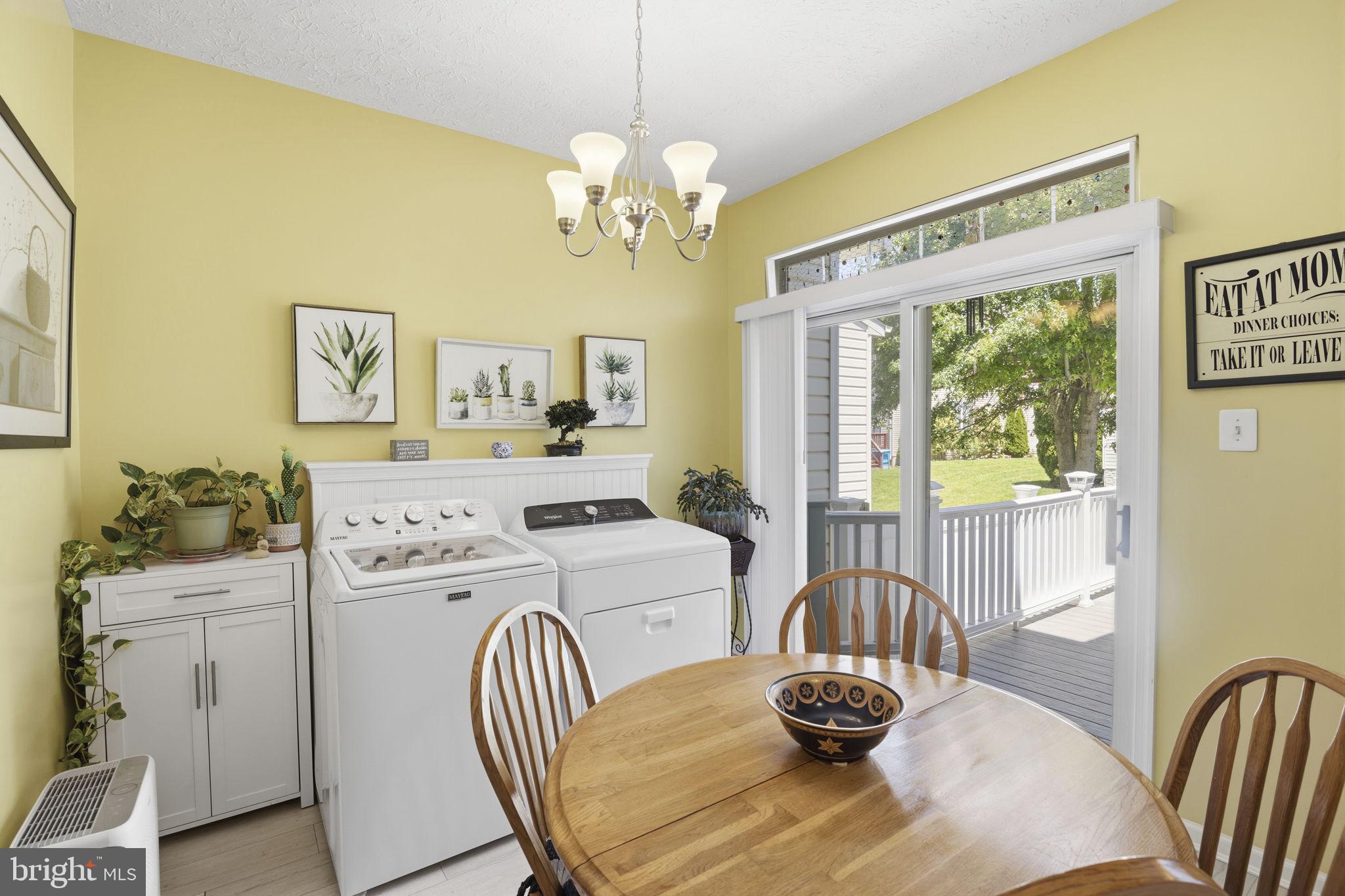 HOLLY WOODS - Residential