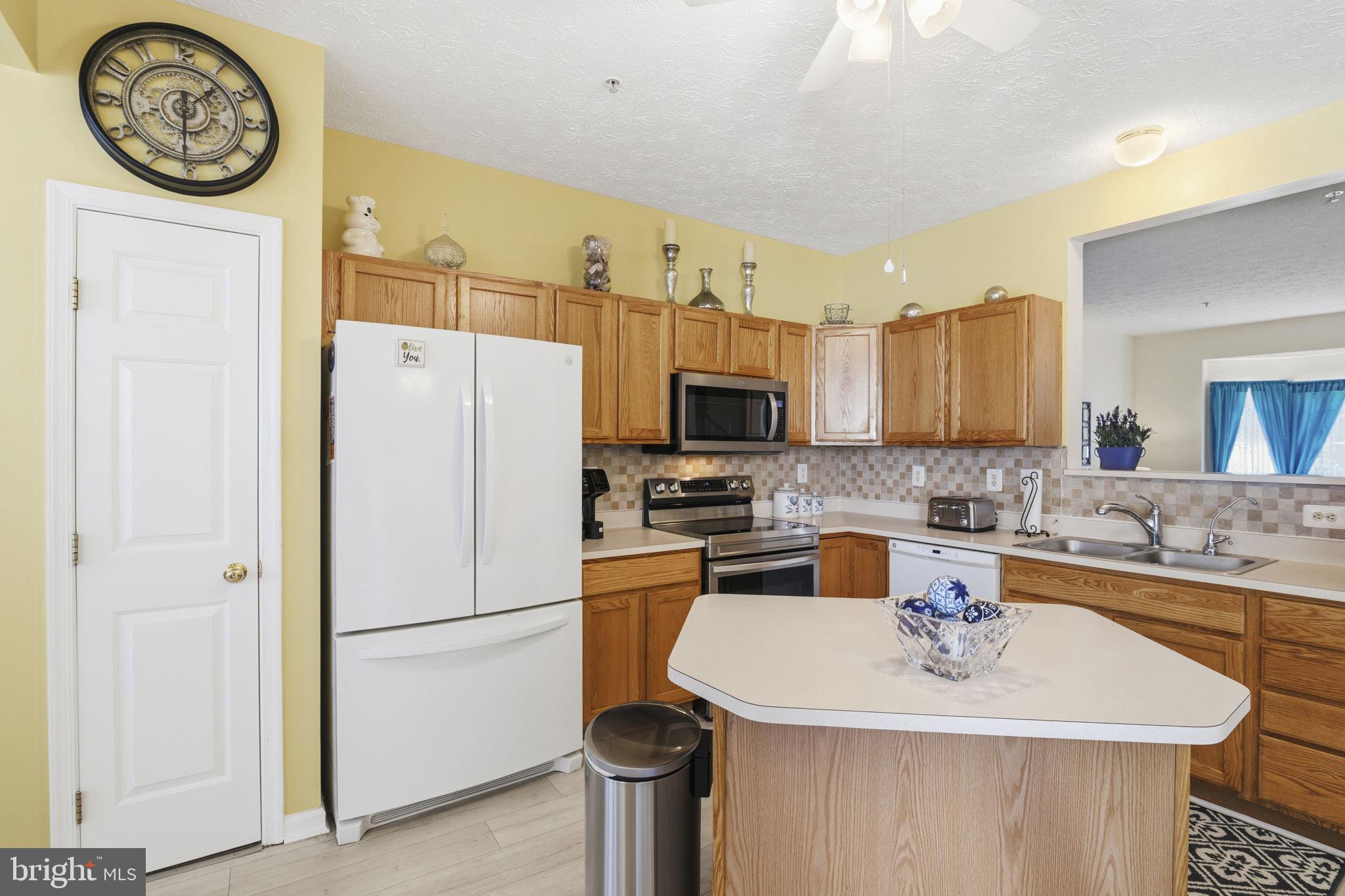 HOLLY WOODS - Residential