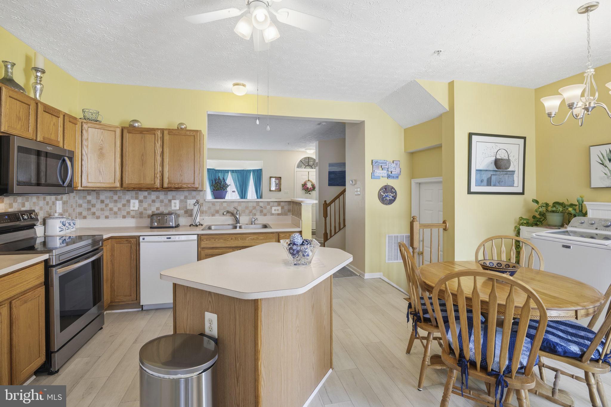 HOLLY WOODS - Residential