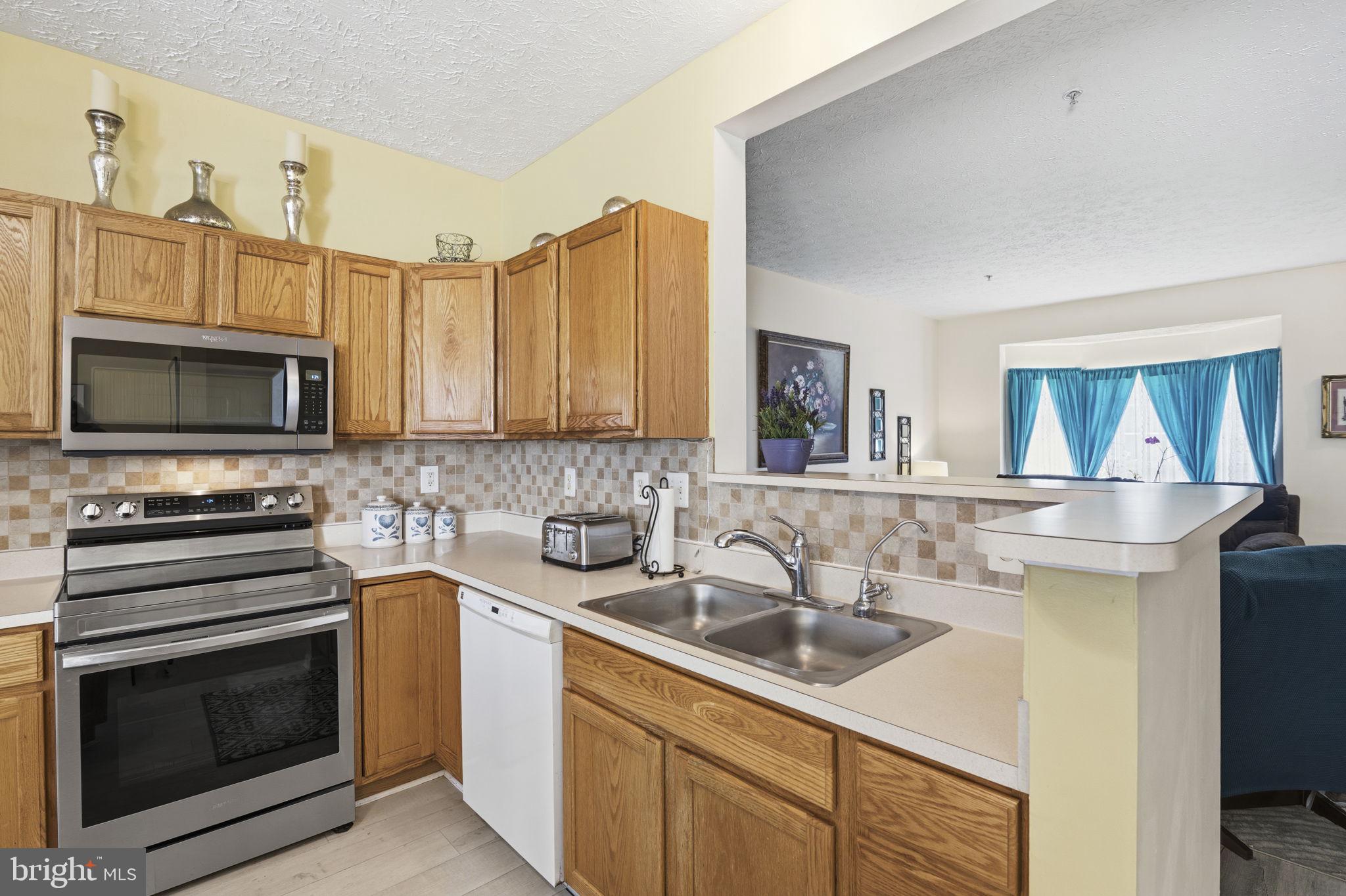 HOLLY WOODS - Residential
