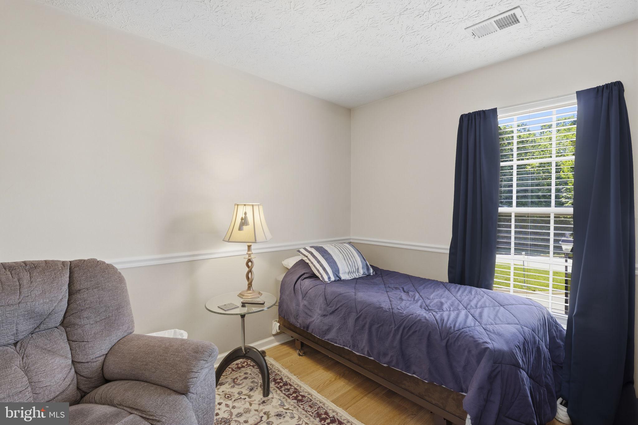 HOLLY WOODS - Residential
