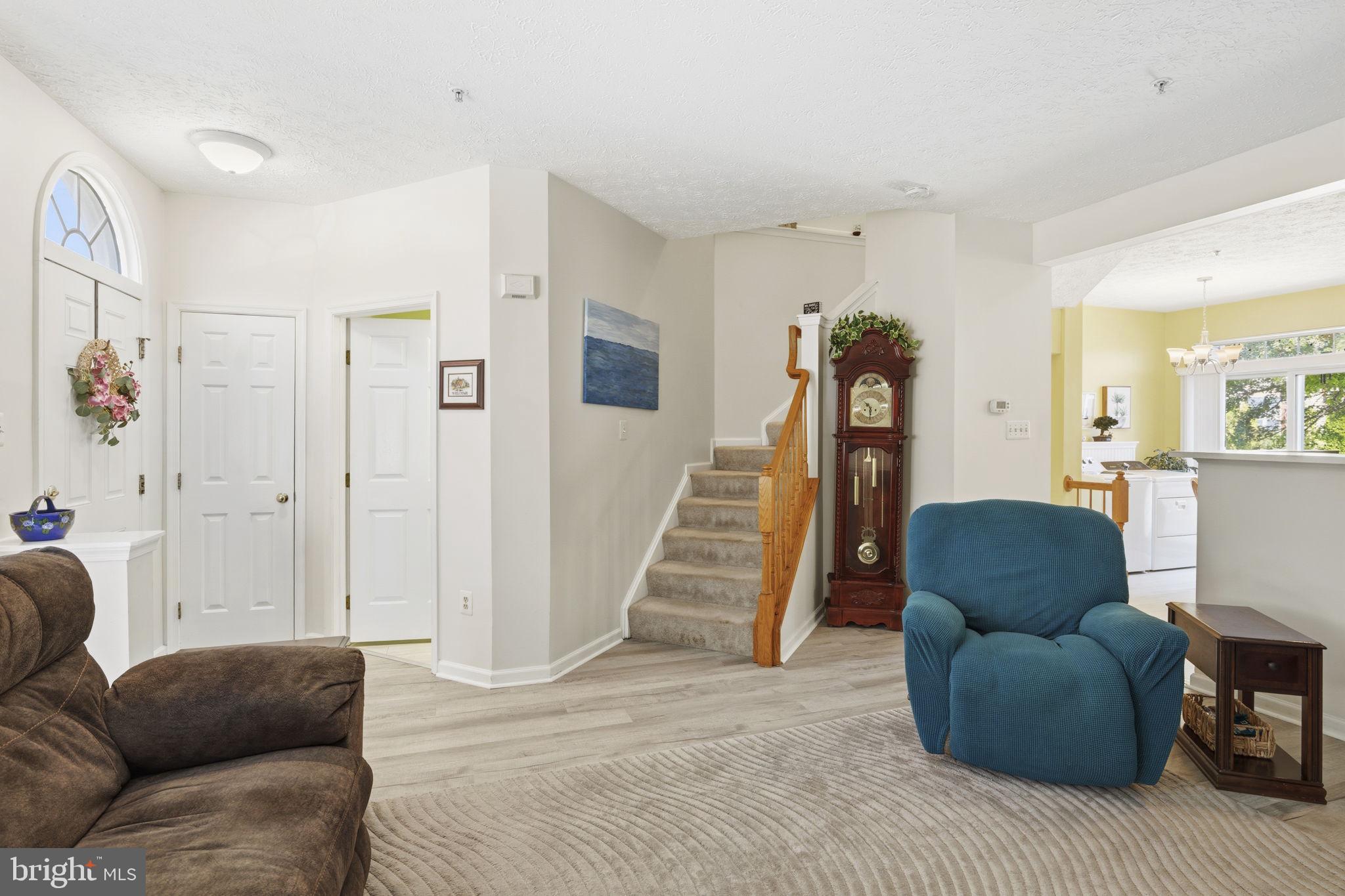 HOLLY WOODS - Residential