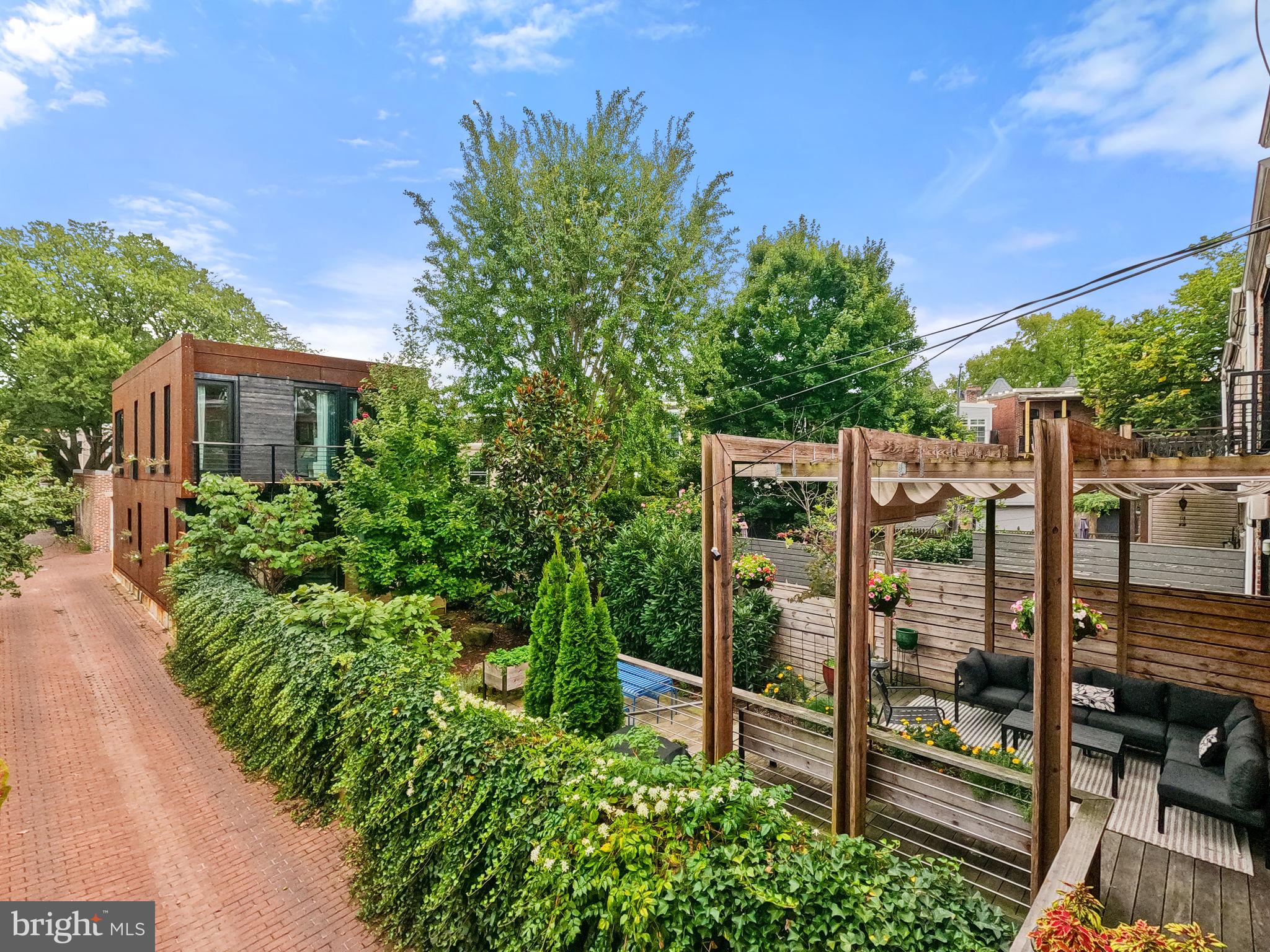 CAPITOL HILL - Residential