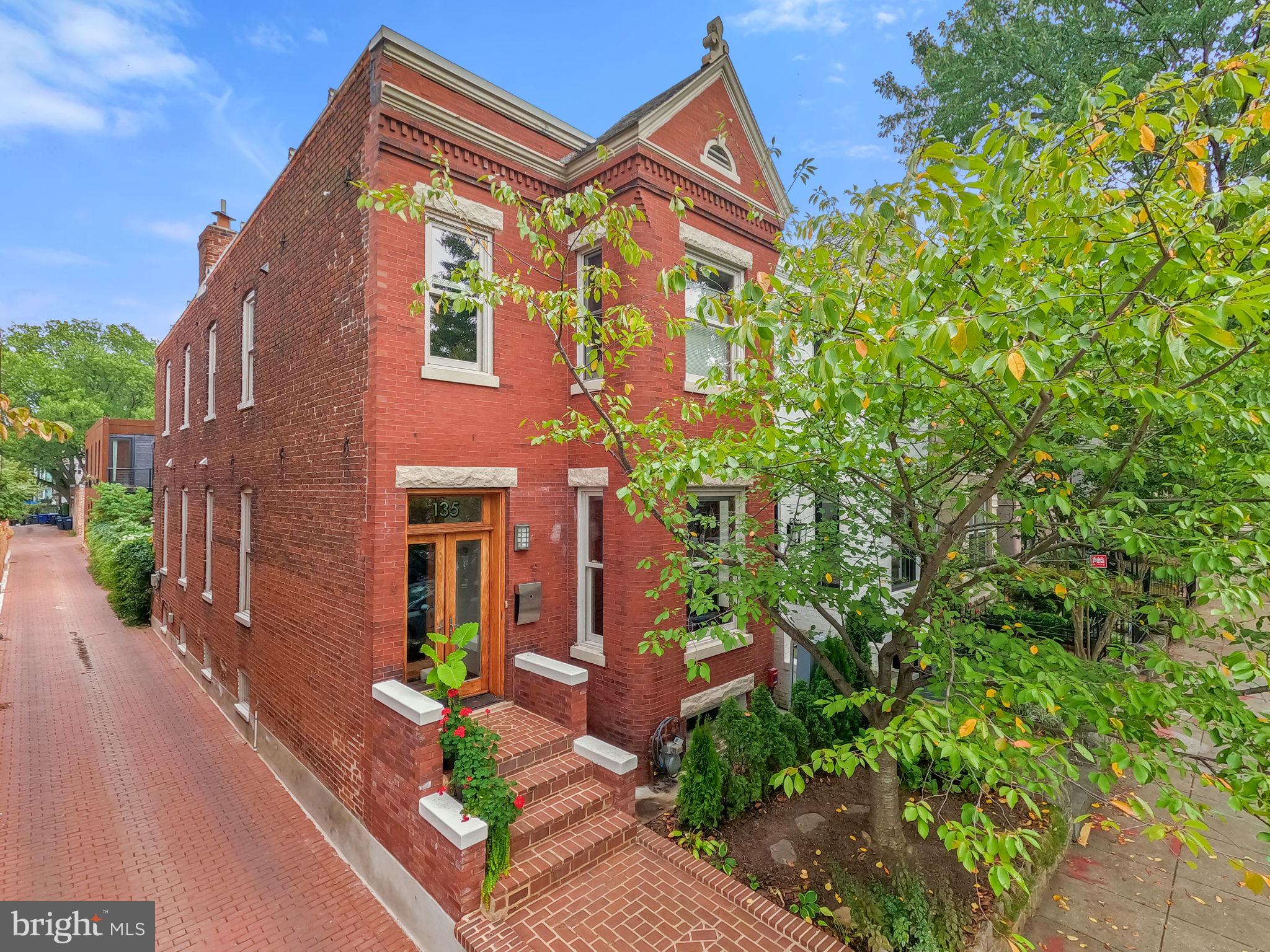 CAPITOL HILL - Residential