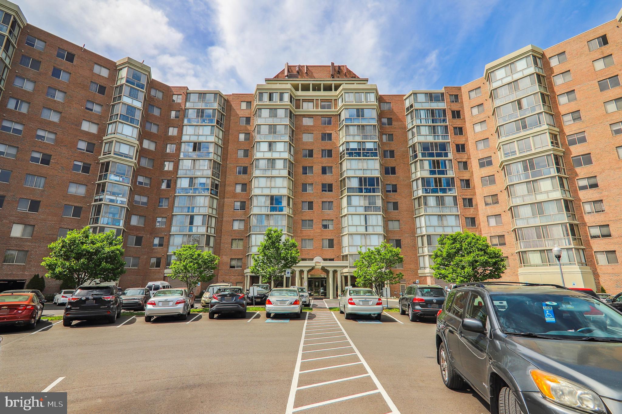 LEISURE WORLD - Residential