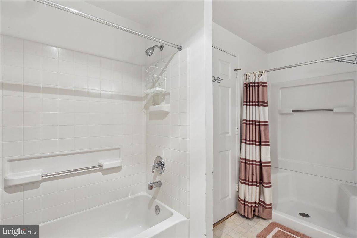 LEISURE WORLD - Residential
