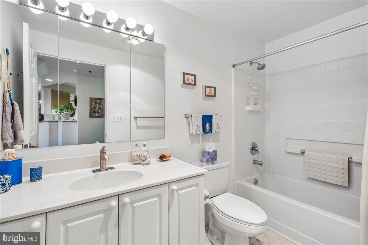 LEISURE WORLD - Residential