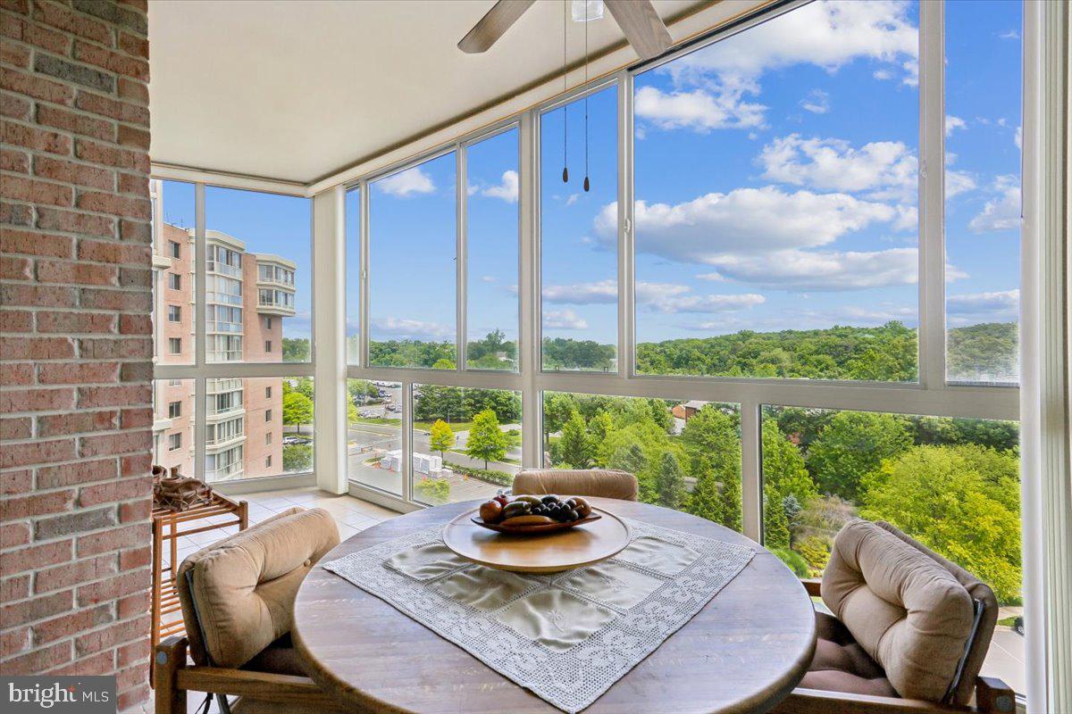 LEISURE WORLD - Residential