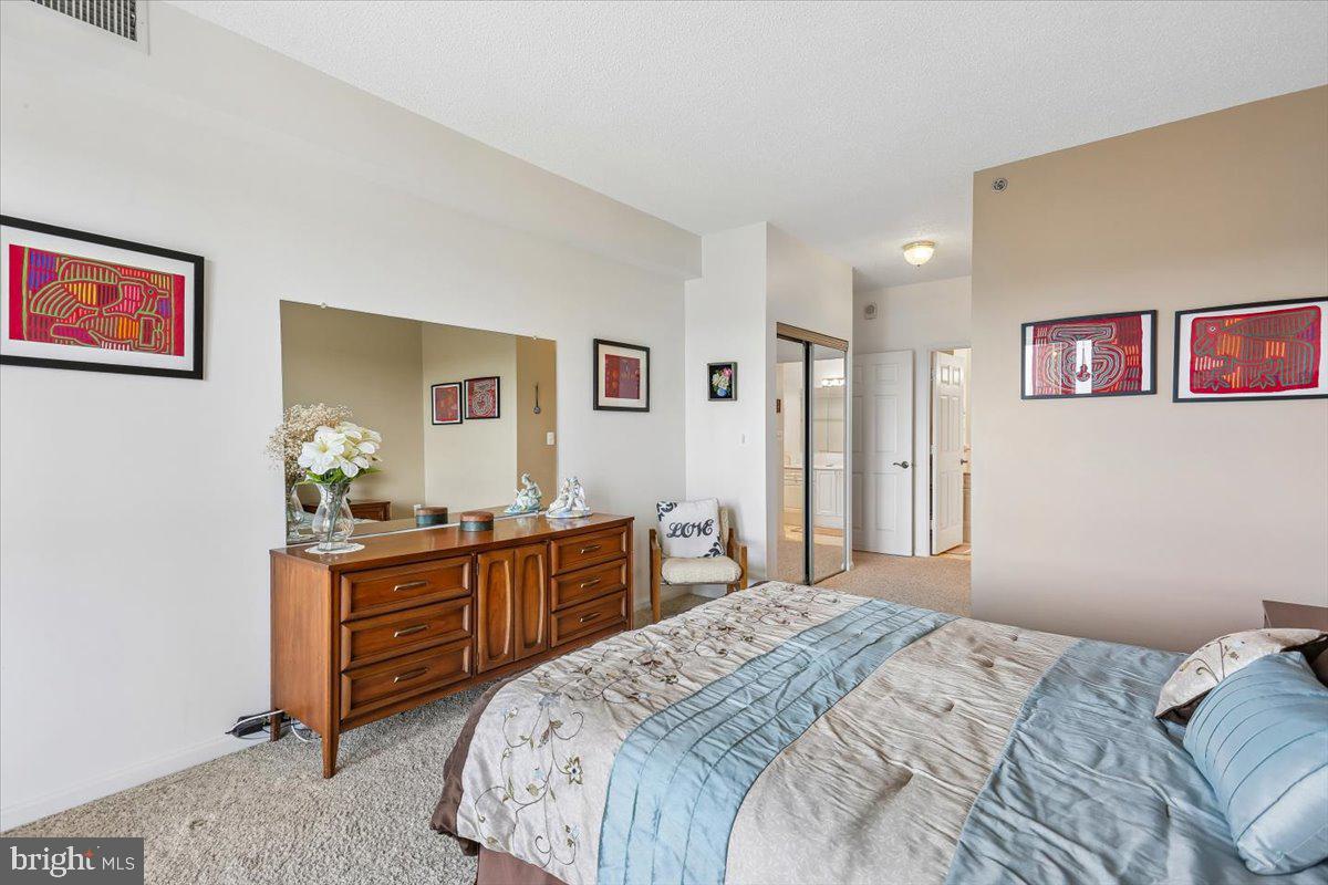 LEISURE WORLD - Residential