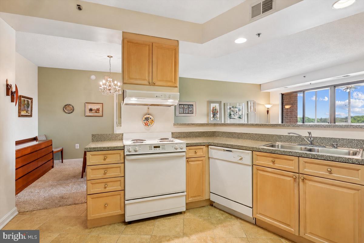 LEISURE WORLD - Residential