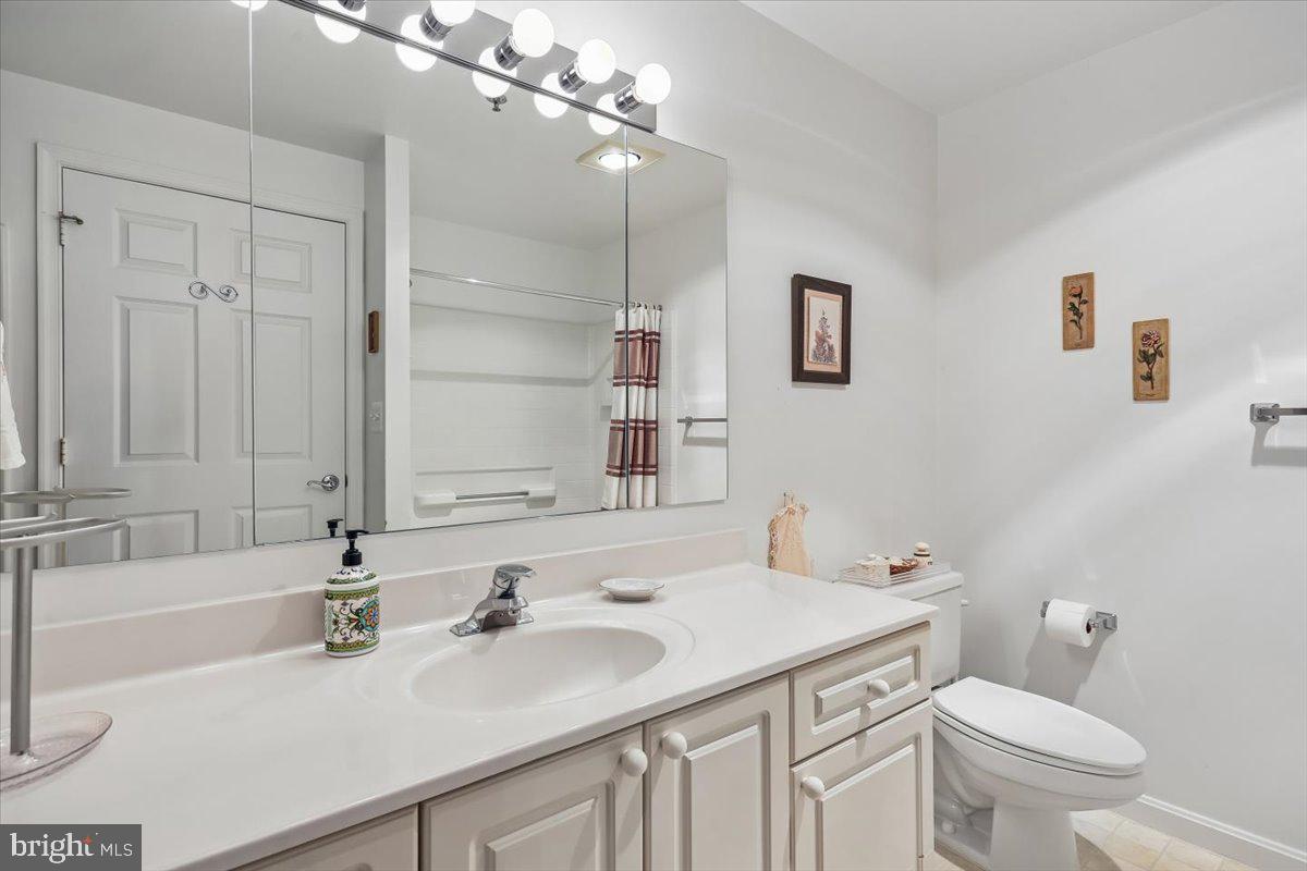 LEISURE WORLD - Residential