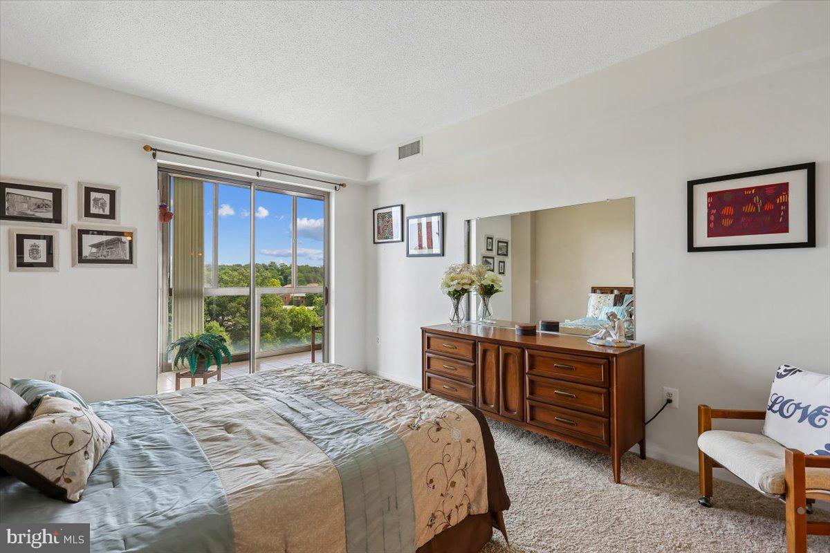 LEISURE WORLD - Residential