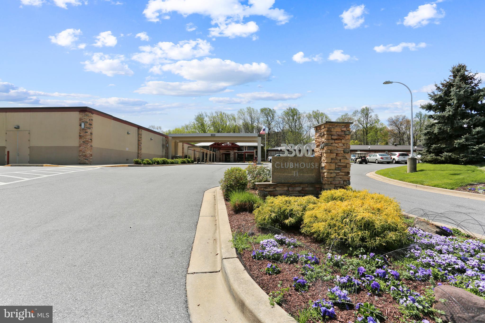 LEISURE WORLD - Residential