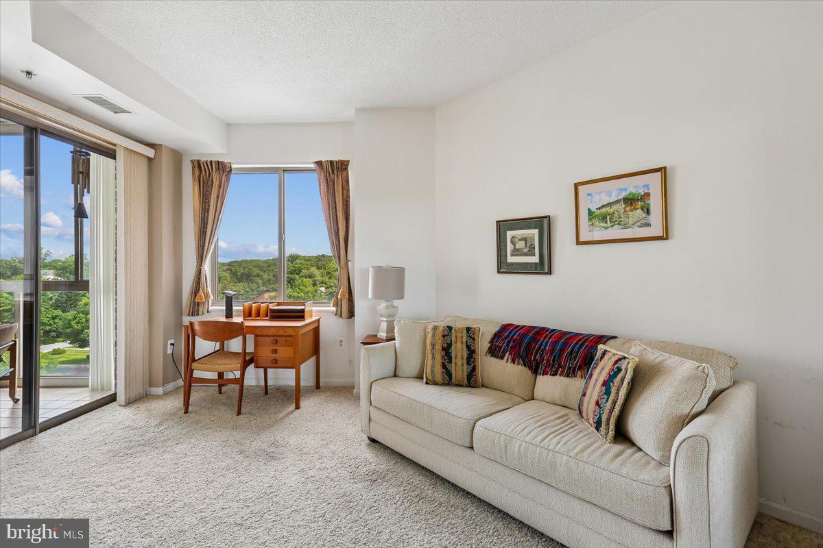 LEISURE WORLD - Residential