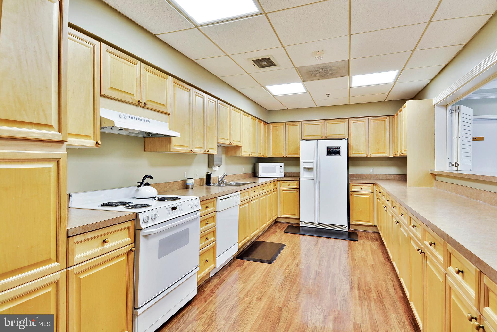LEISURE WORLD - Residential
