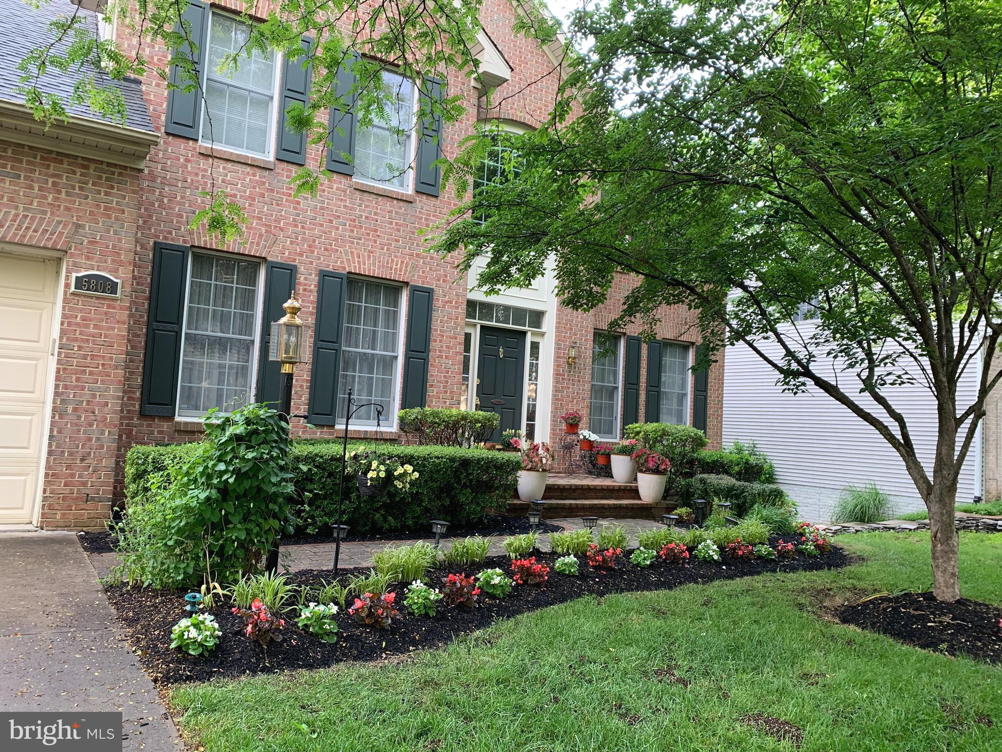VILLAGE OF RIVER HILL - Residential