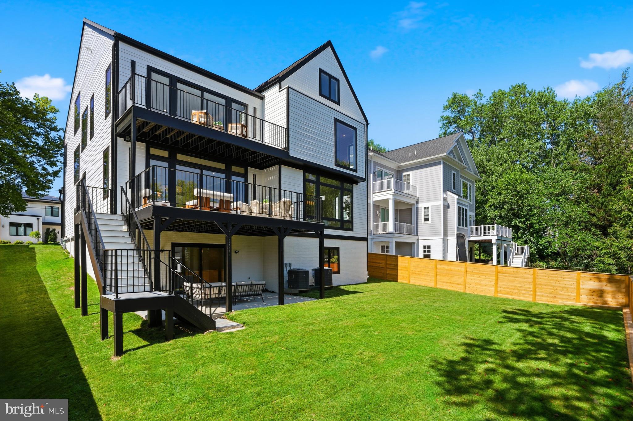 AYRLAWN - Residential