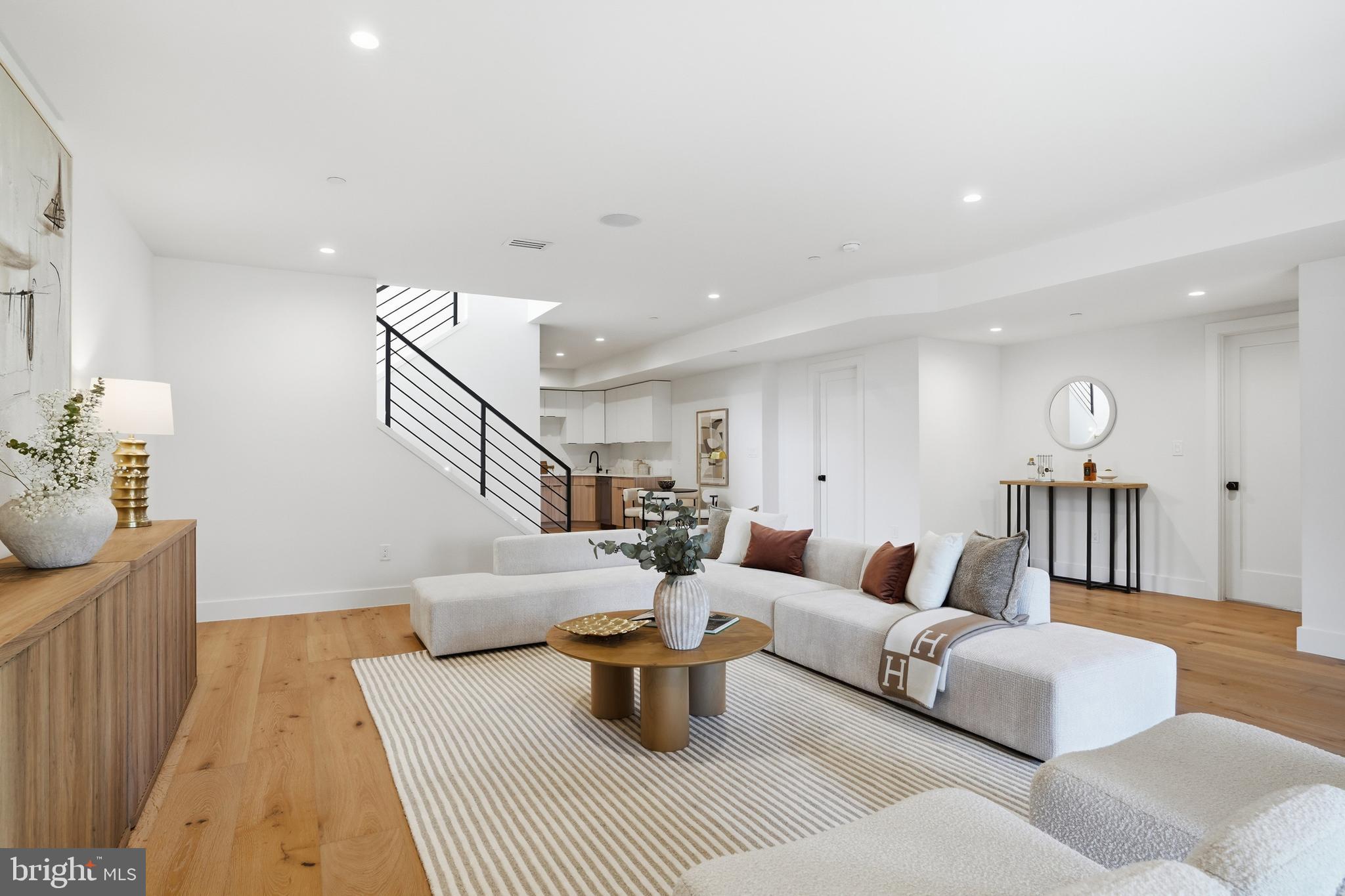 AYRLAWN - Residential