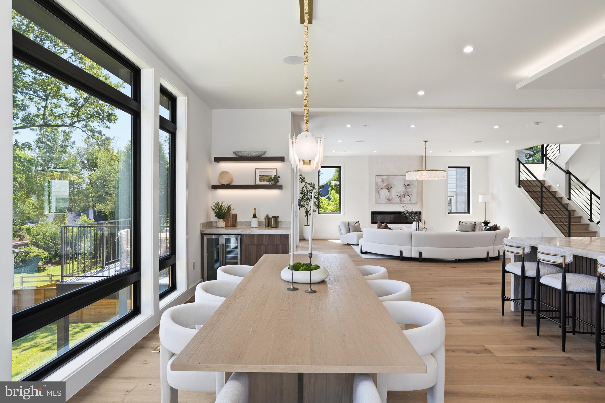 AYRLAWN - Residential