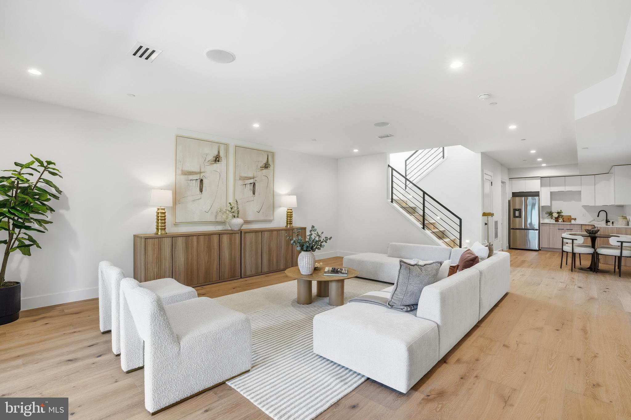 AYRLAWN - Residential