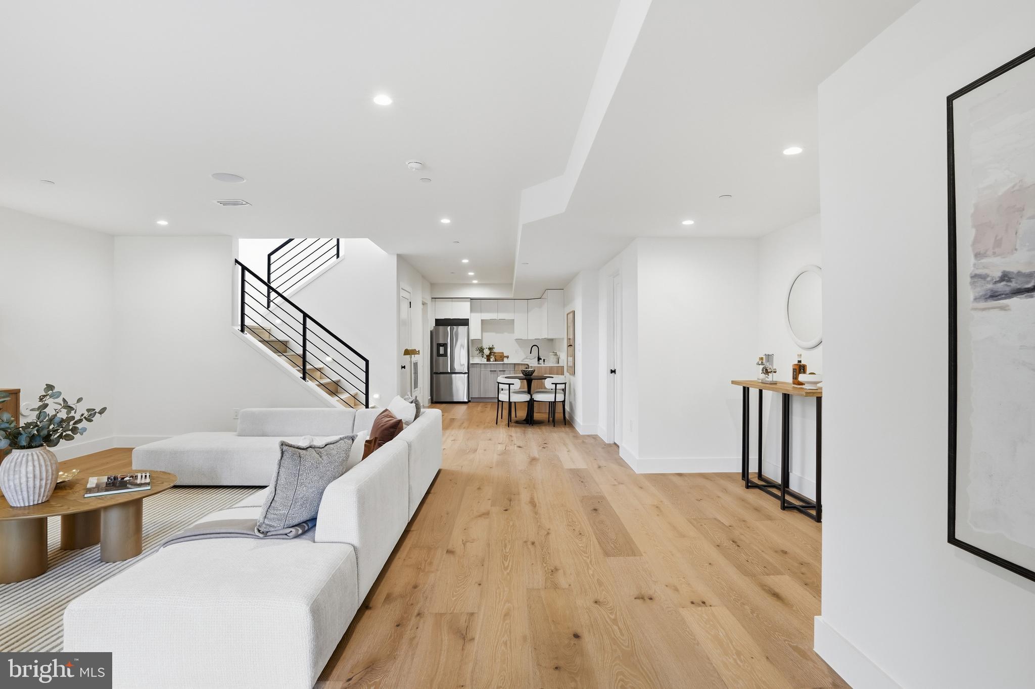 AYRLAWN - Residential